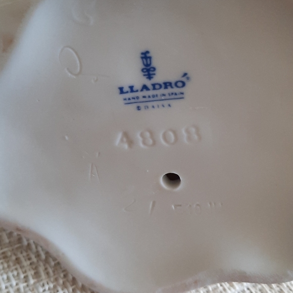 Lladro Bride and Groom figurine - Picture 2 of 3